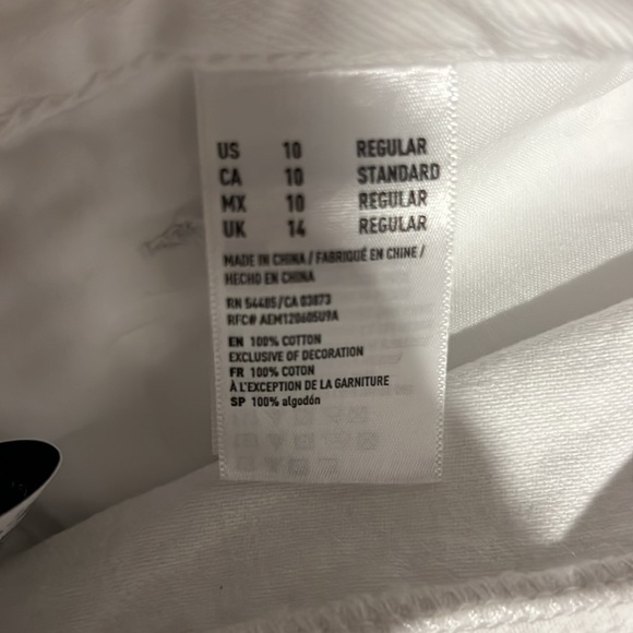 Mom Jean with Eyelet Detail - Picture 11 of 13